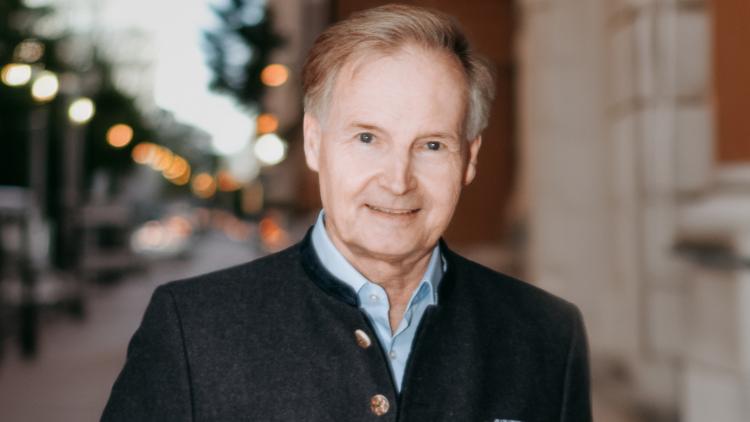 Dr. Thomas Klaue